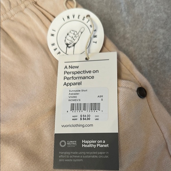 Vuori Sunnyside Short Alabaster - Picture 2 of 5